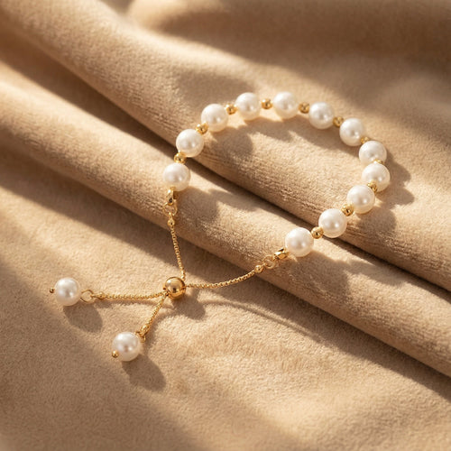 Amara - Women's Elegant Pearl Bracelet with Gold Accents
