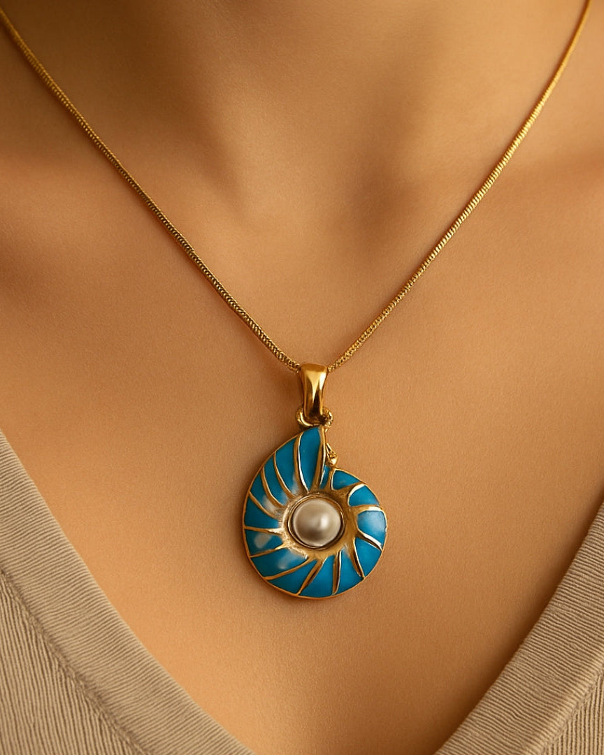 Calla - Women's Nautilus Enamel Necklace