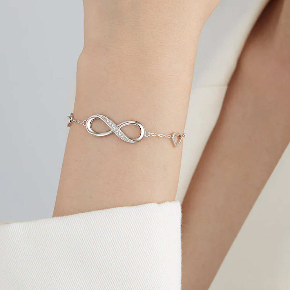 Celeste - Women's Elegant Infinity Bracelet