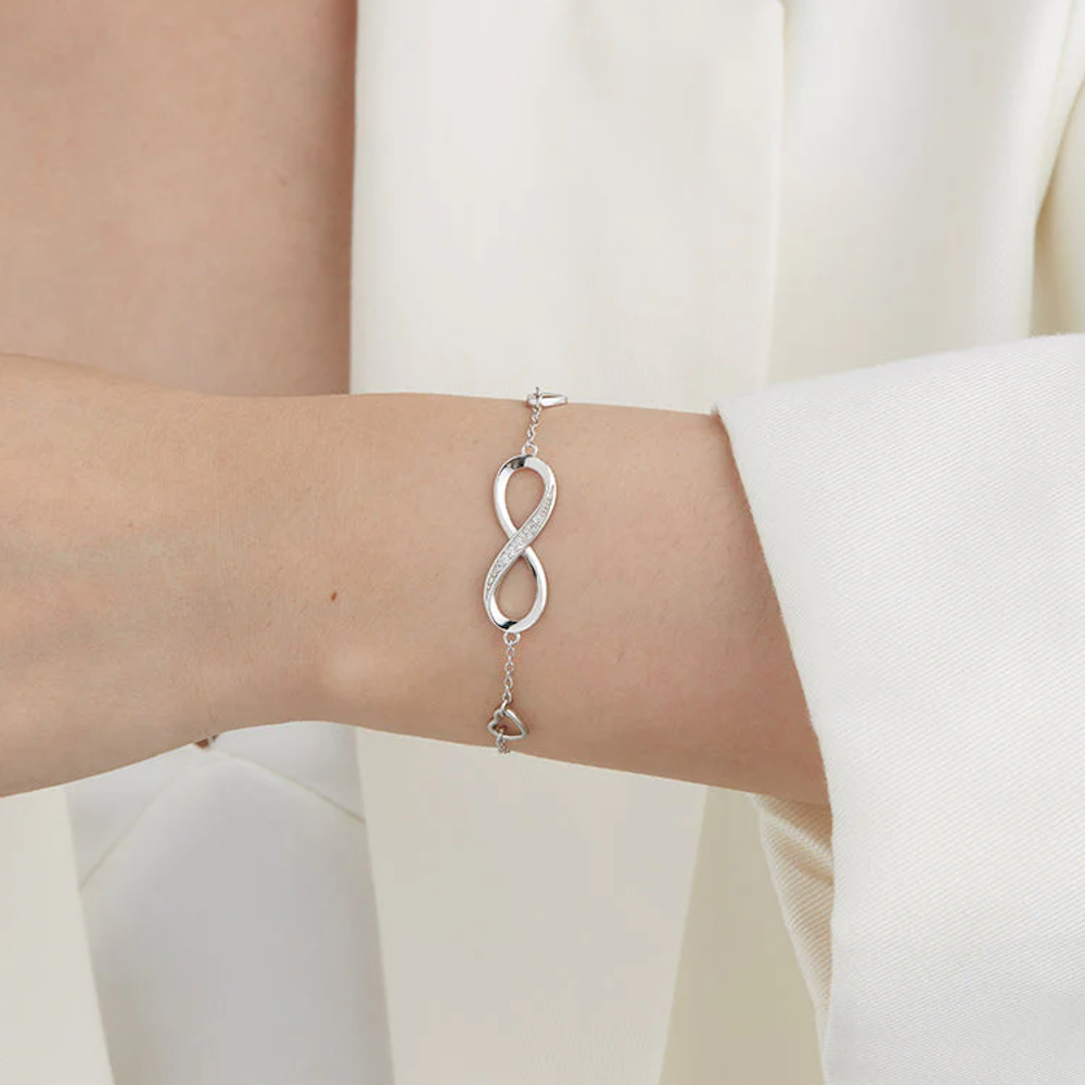 Celeste - Women's Elegant Infinity Bracelet