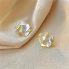 Elara - Women's Elegant Gold Pearl Stud Earrings