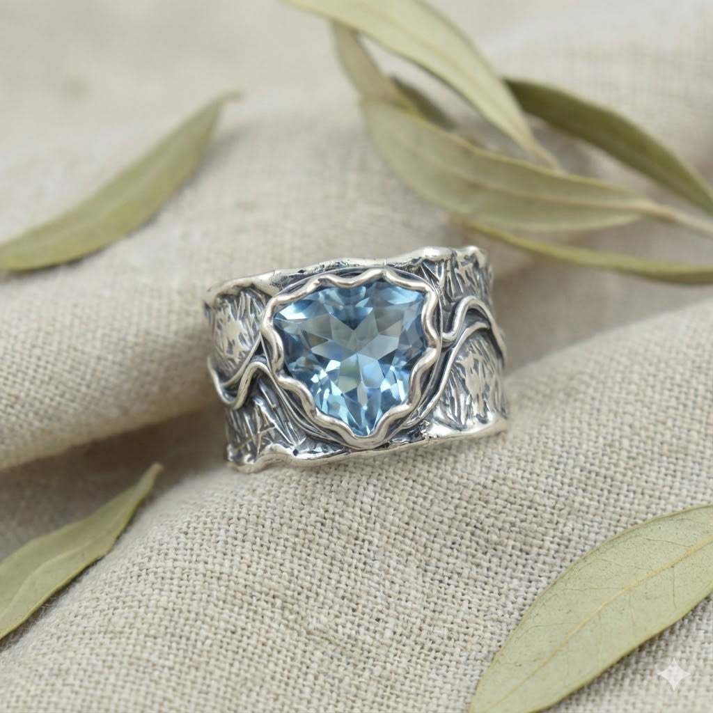 Elowen - Women's Elegant Leaf Detail Aquamarine Ring