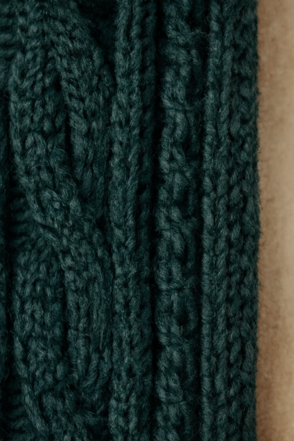 Lachlan - Men's Classic Cable Knit Sweater