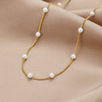 Livia - Women's Elegant Gold Necklace with Pearls