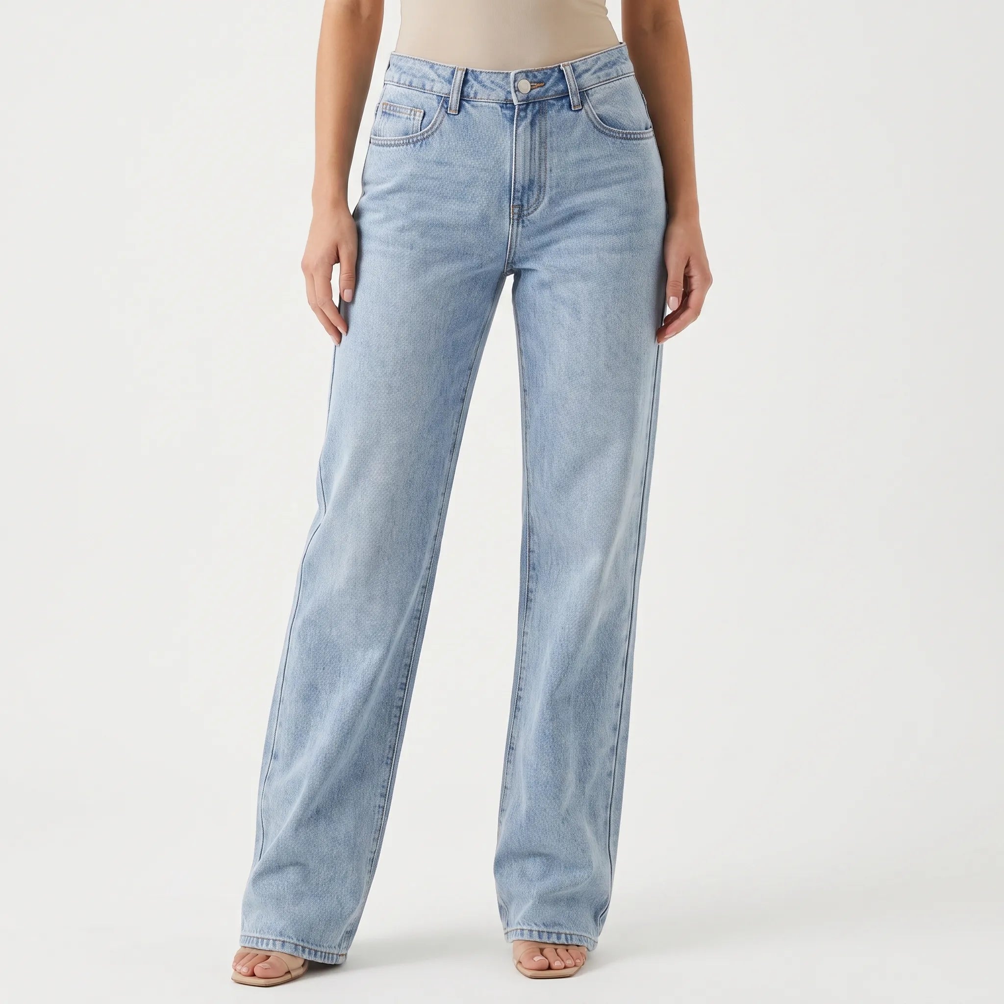 Stradia - Low Rise Straight Leg Jeans