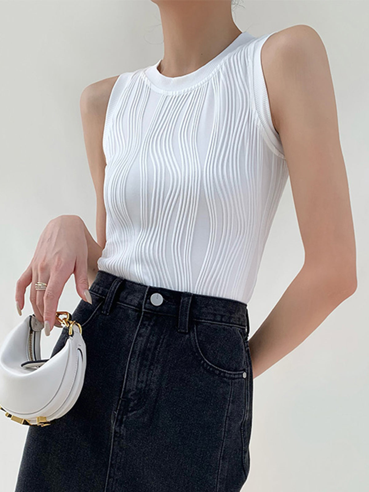 Zaria | Women's Chic Textured Sleeveless Going Out Top
